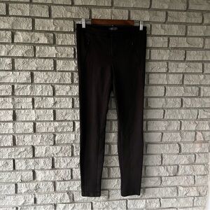 Women’s Vince Brown Straight Legged Pants 
Size 6